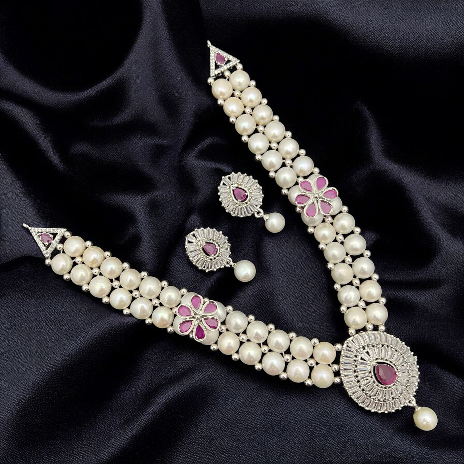 2 Layers Button Pearl Necklace