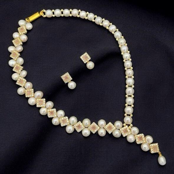 Pearl and Crystal Jewelry Set with Earrings