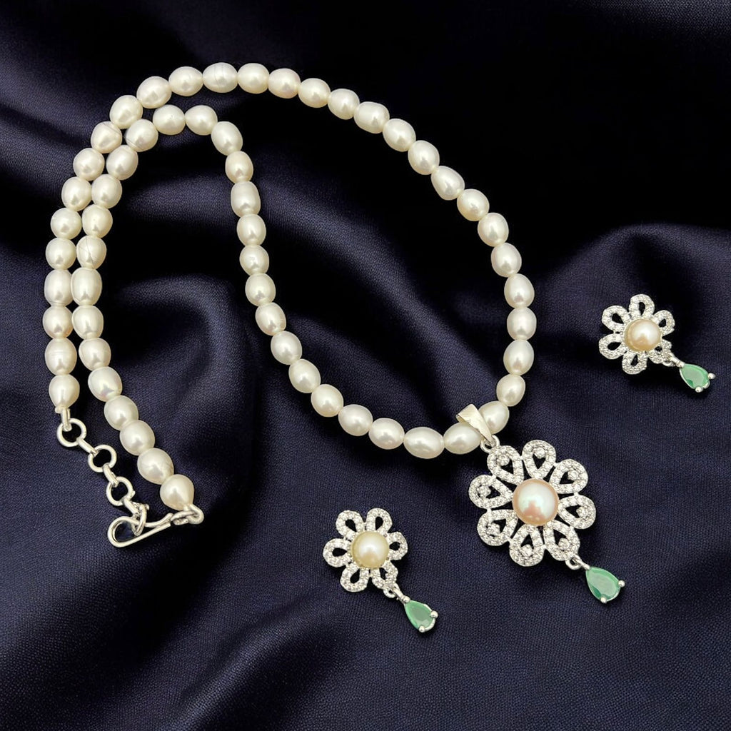 Pearl and Crystal Flower Pendant Jewelry Set
