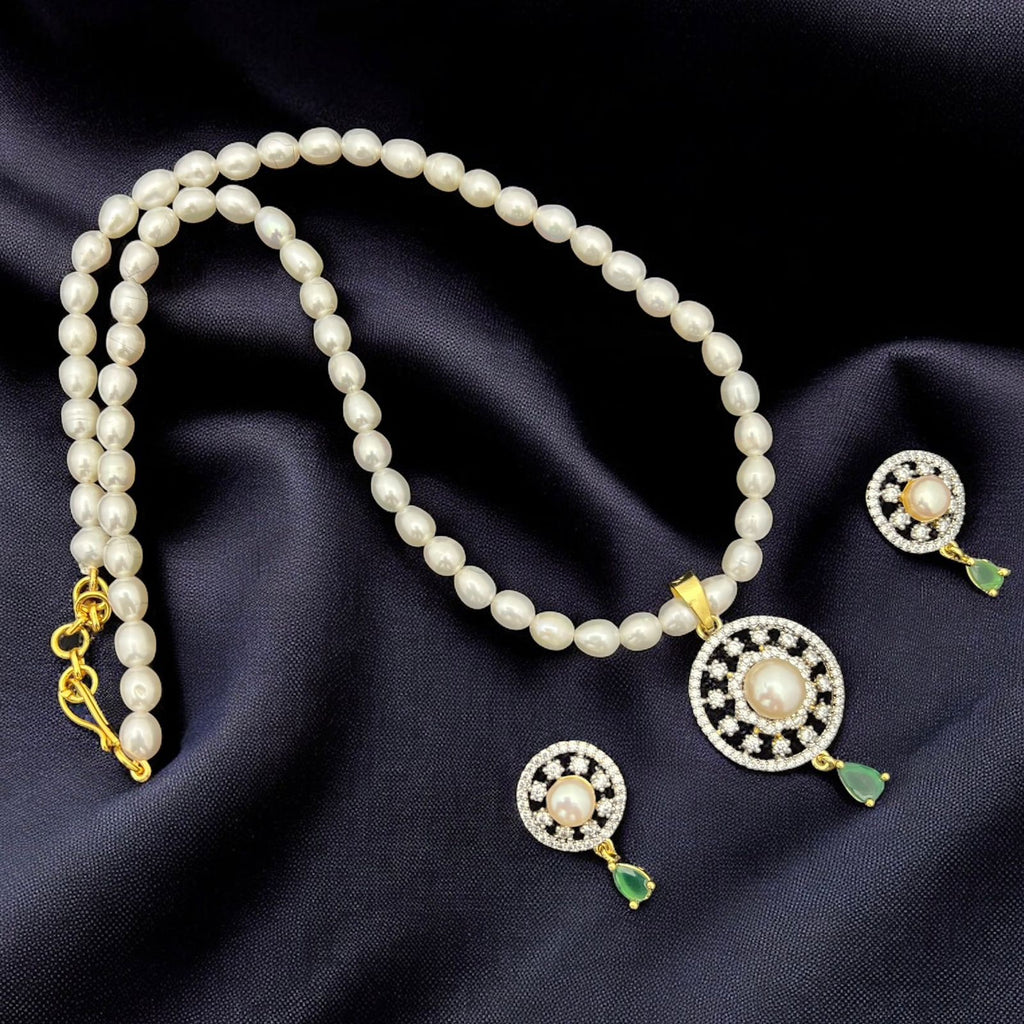 Pearl and Crystal Flower Pendant Jewelry Set