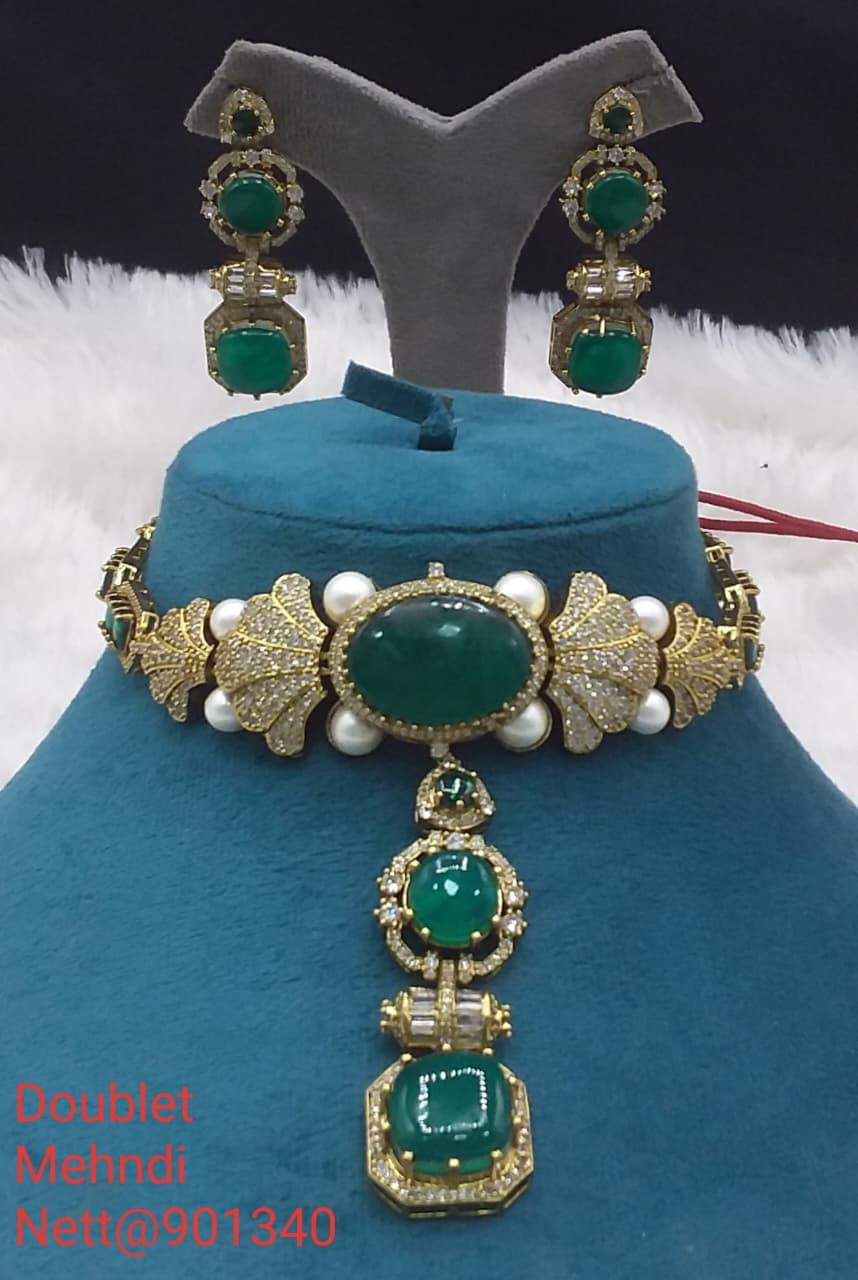 Green Doublet Mehndi Jewellery Set - Necklace & Earrings